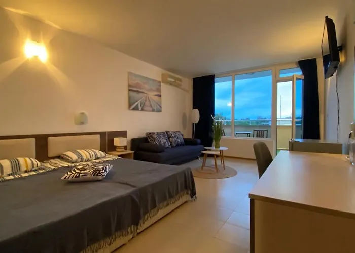 Апартамент Esperanto 402 Large Sunny