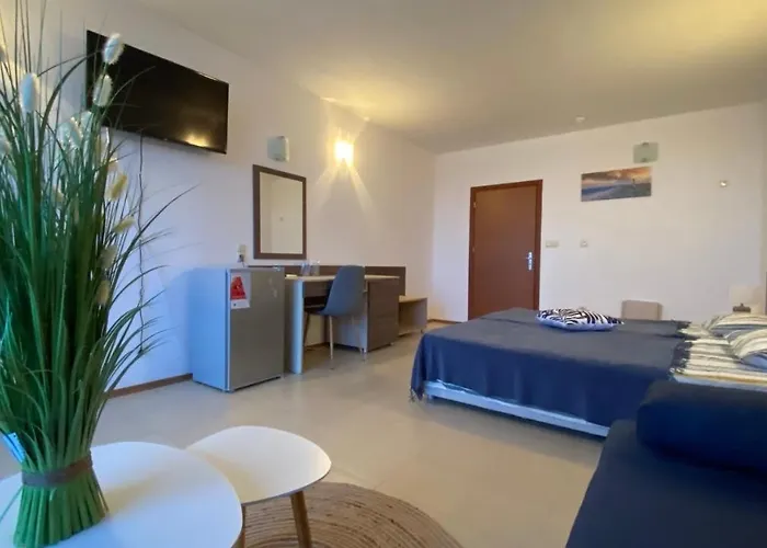 Esperanto 402 Large Sunny Апартамент *